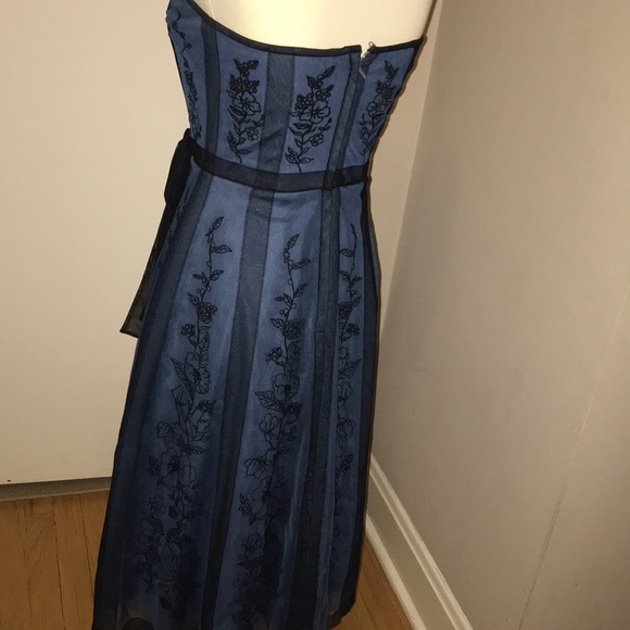 BCBG MAX ARZIA - Picture 3 of 8